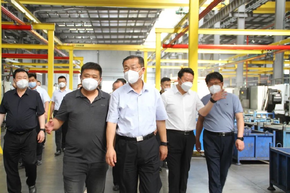 市人大常委會副主任牛穎建一行蒞臨恒工精密視察調研