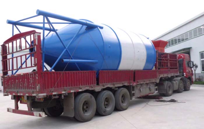 水泥罐發(fā)貨現(xiàn)場 水泥罐發(fā)貨現(xiàn)場